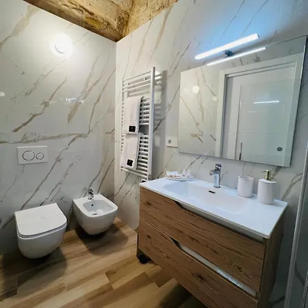 Carola Luxury Bari