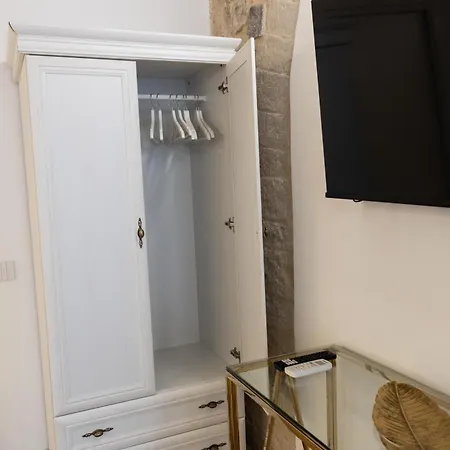 Carola Luxury Bari